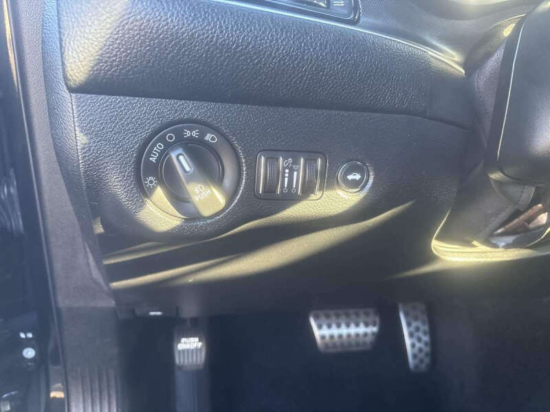 2016 Dodge Challenger SXT Plus