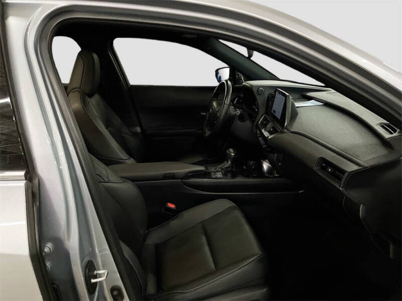 2024 Lexus UX 250h F SPORT Design