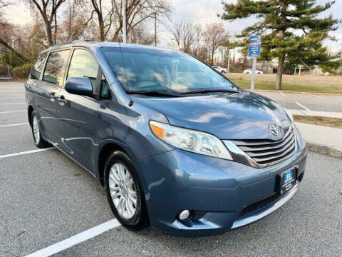 2014 Toyota Sienna XLE 8-Passenger