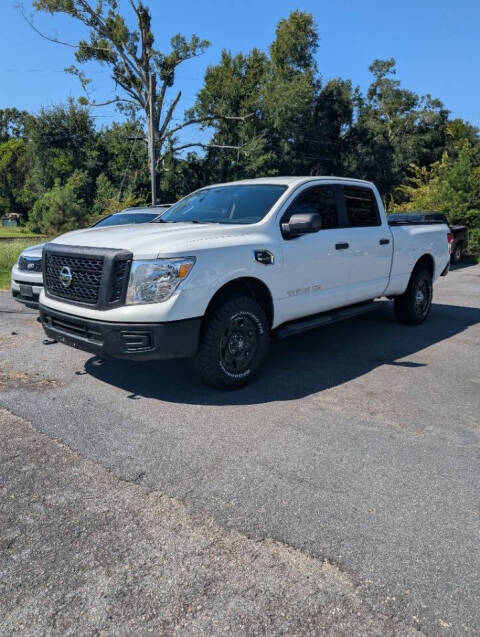 2017 Nissan Titan XD S's photo