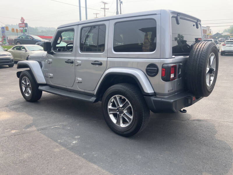 2020 Jeep Wrangler Unlimited Sahara photo 6