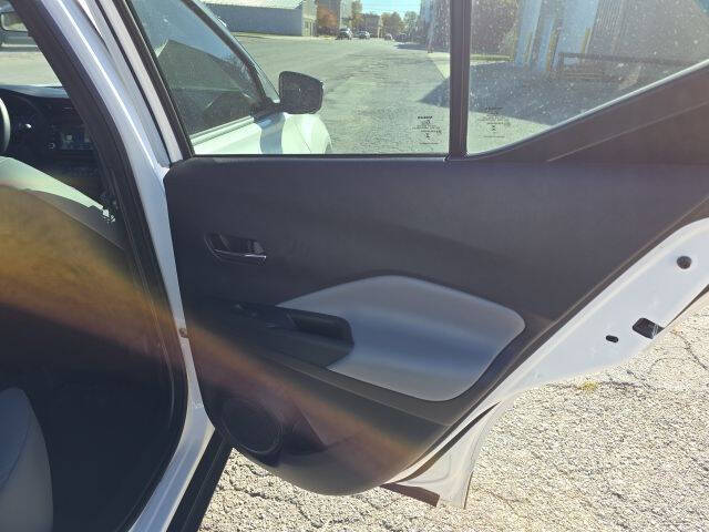 2023 Nissan Kicks SR