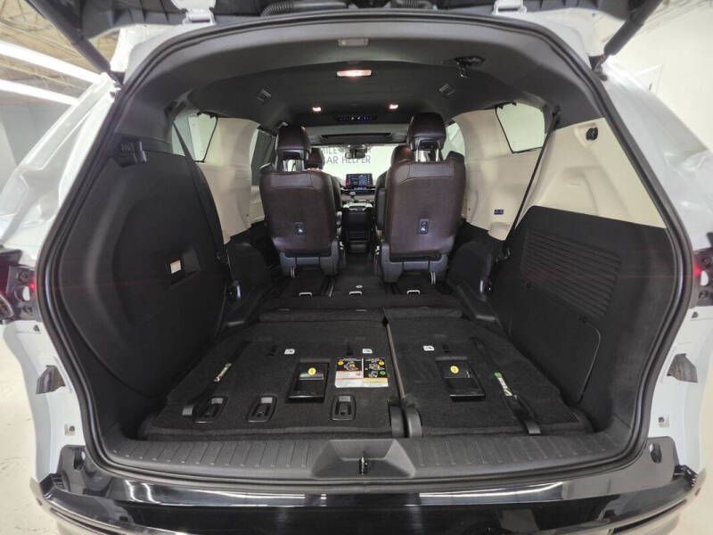 2024 Toyota Sienna Platinum 7-Passenger