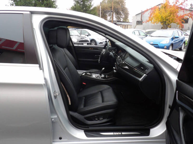 2012 BMW 5 Series 528i