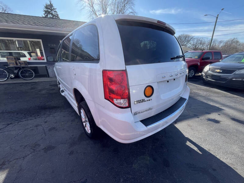 2016 Dodge Grand Caravan SXT's photo