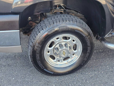 2004 Chevrolet Silverado 2500HD LS