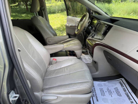 2011 Toyota Sienna XLE 8-Passenger