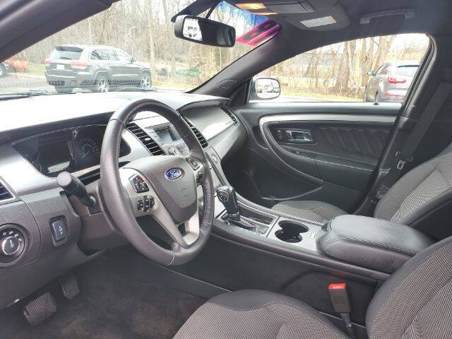 2018 Ford Taurus SEL