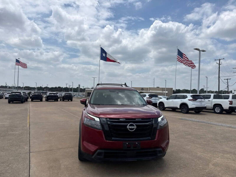 2023 Nissan Pathfinder SV