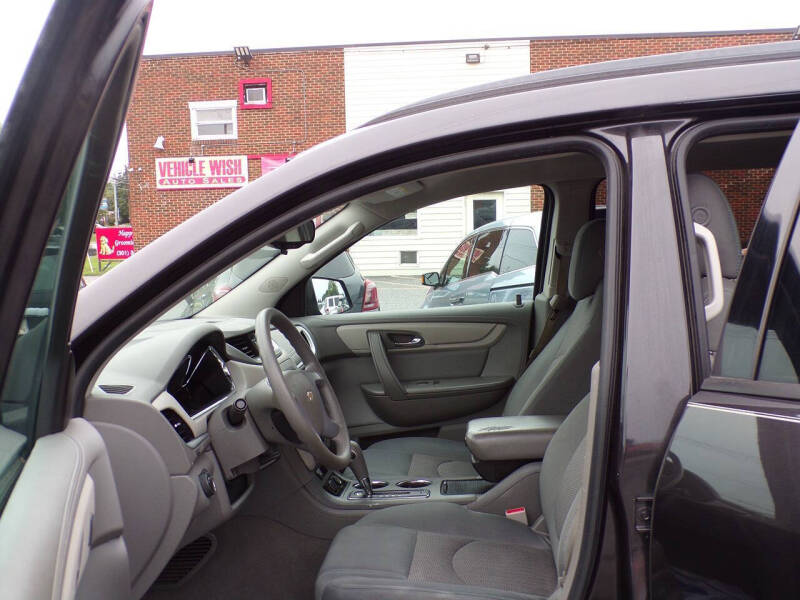 2017 Chevrolet Traverse LS