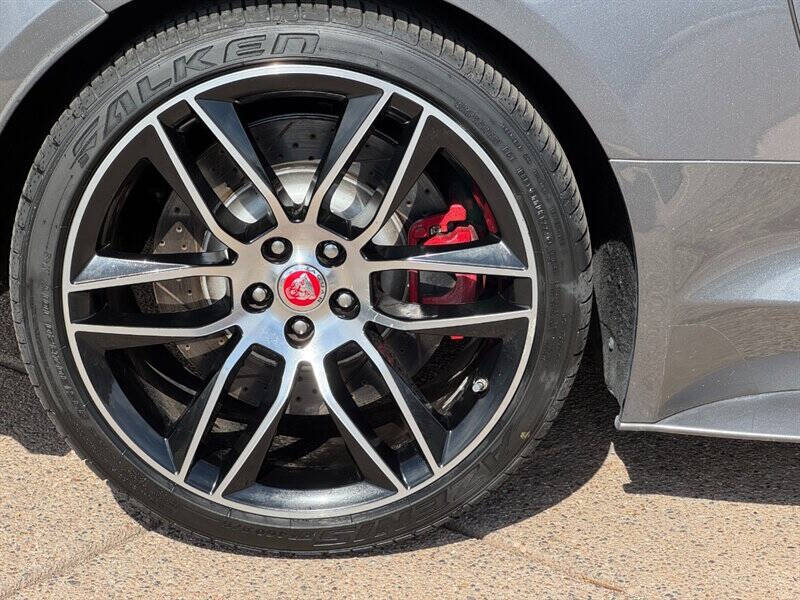 2016 Jaguar F-TYPE R