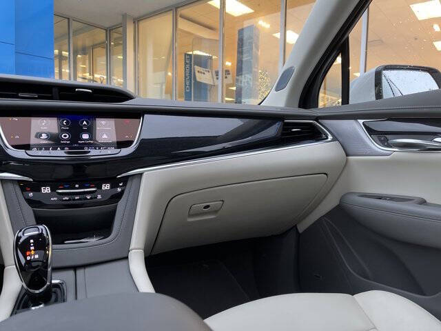 2025 Cadillac XT6 Premium Luxury