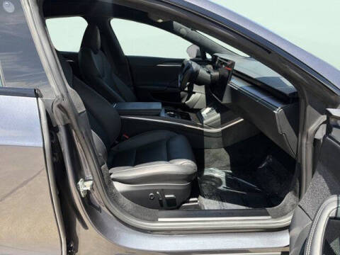 2022 Tesla Model S Plaid