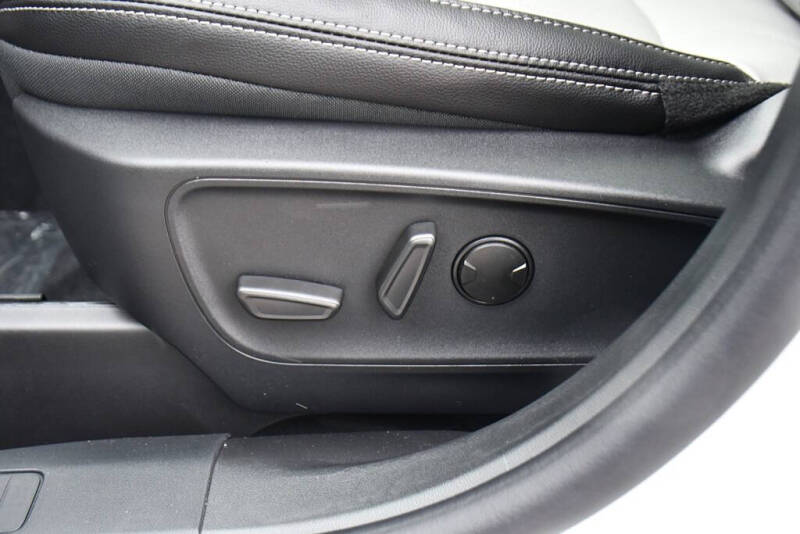 2026 Ford Escape Hybrid Platinum