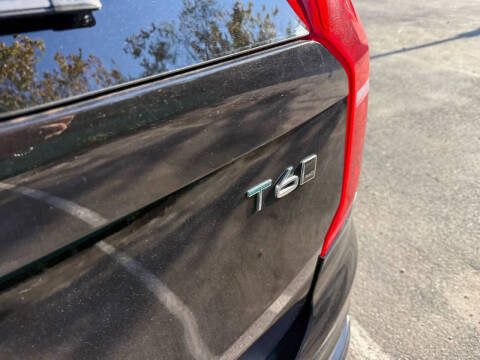 2017 Volvo XC90 T6 Momentum