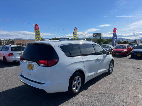 2017 Chrysler Pacifica Touring-L Plus