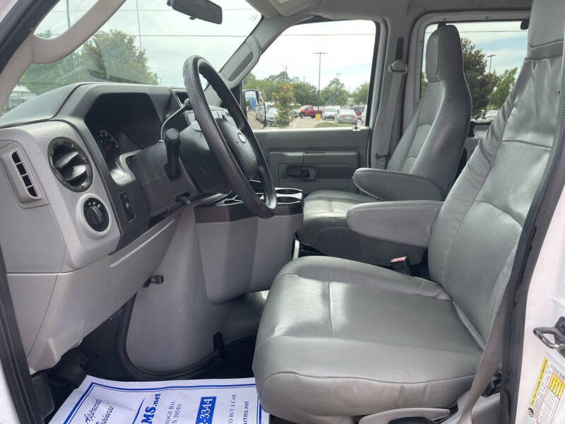 2013 Ford E-Series E-350 SD XL