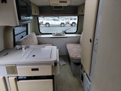 2002 Winnebago Rialta 22QD