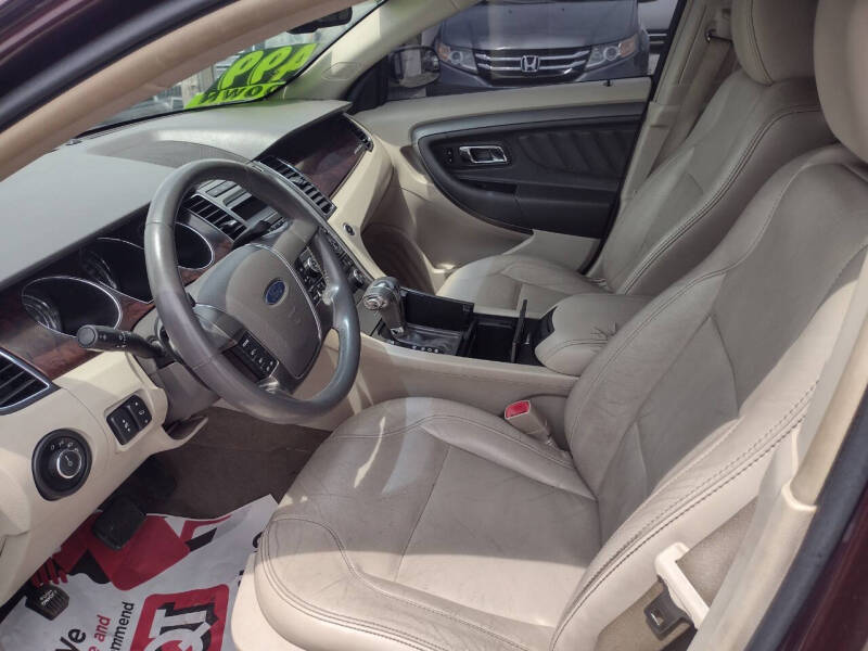 2010 Ford Taurus SEL