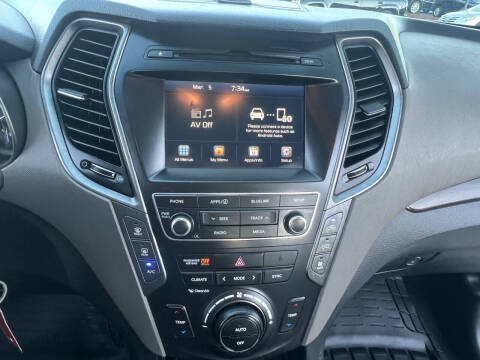 2017 Hyundai Santa Fe SE