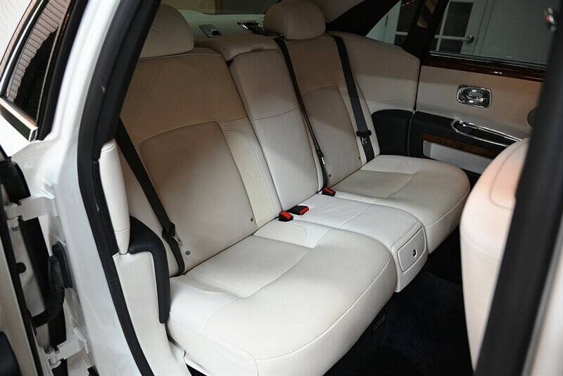 2013 Rolls-Royce Ghost 27
