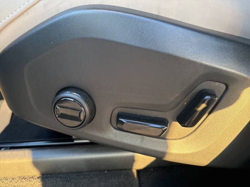 2025 Volvo XC90 B6 Plus Bright Theme 7P