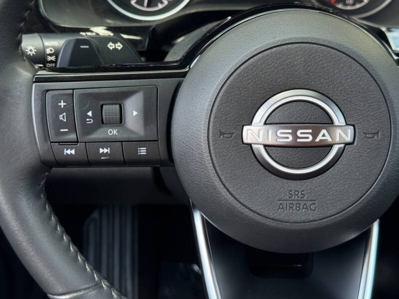 2023 Nissan Pathfinder SV