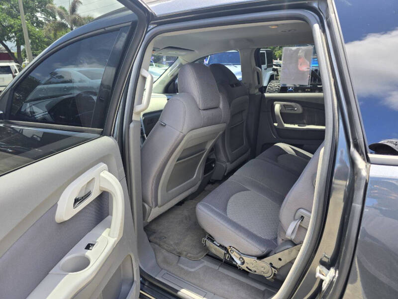 2011 Chevrolet Traverse LS