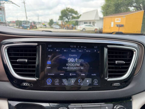 2017 Chrysler Pacifica Touring-L Plus
