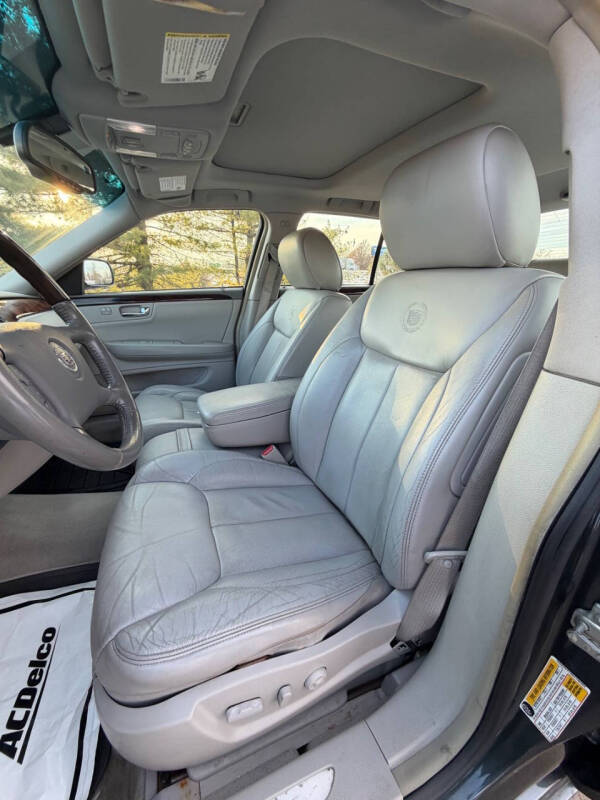 2009 Cadillac DTS Luxury 6-Passenger