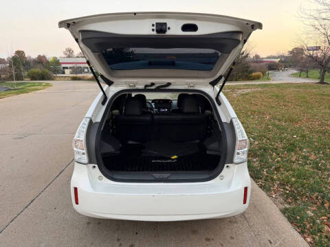 2013 Toyota Prius v Five
