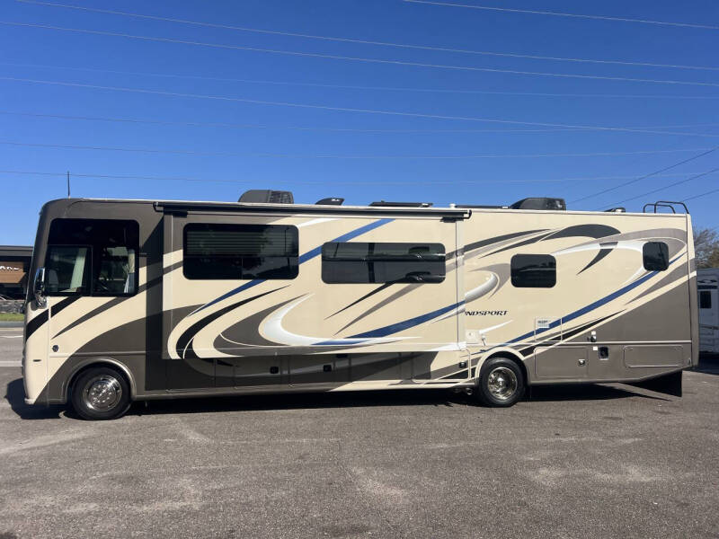 2017 Ford F-53's photo