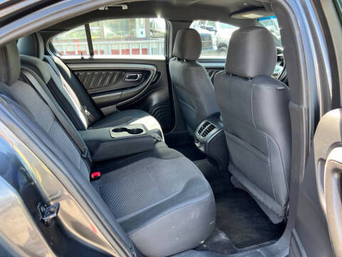 2018 Ford Taurus SEL