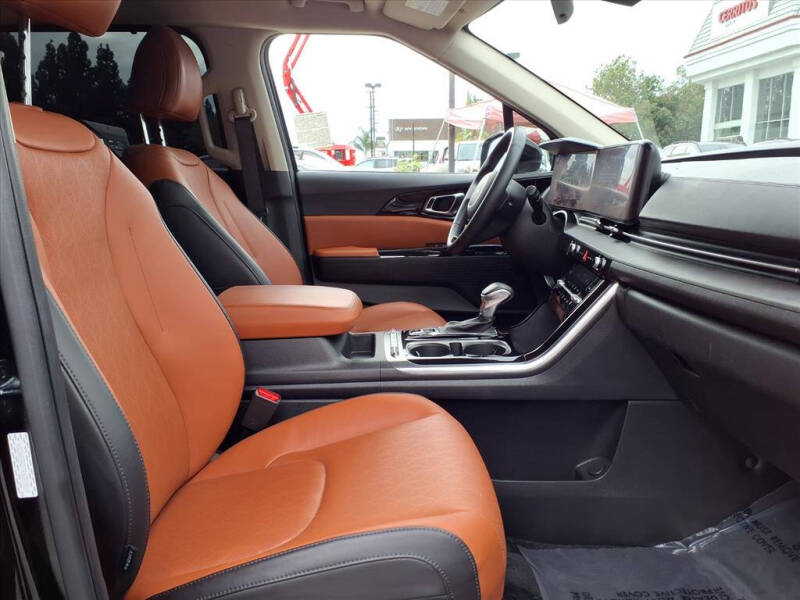 2024 Kia Carnival SX