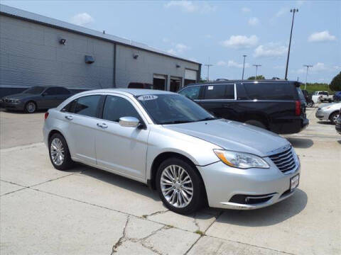 2012 Chrysler 200 for sale at SIMOTES MOTORS in Minooka IL