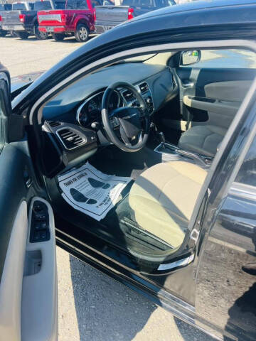 2014 Chrysler 200 LX