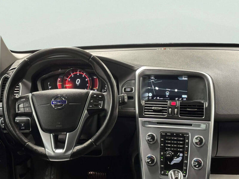 2017 Volvo XC60 T5 Dynamic