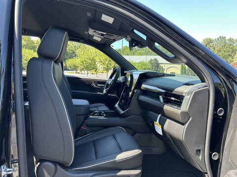 2025 GMC Yukon Elevation