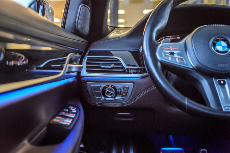 2020 BMW 7 Series 740i