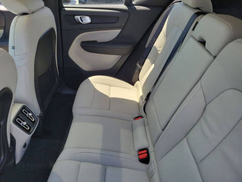 2026 Volvo XC40 B5 Plus