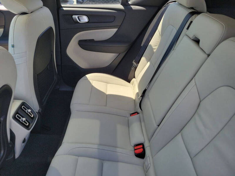 2026 Volvo XC40 B5 Plus