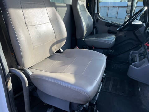 2015 Freightliner M2 112