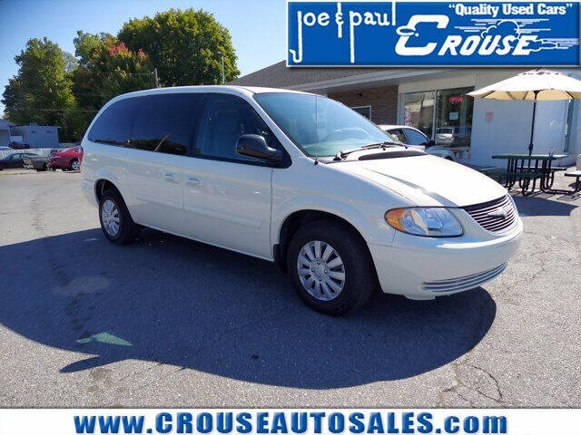 2004 chrysler town and country limited awd passenger van