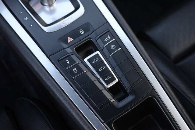 2017 Porsche 911 Carrera 4S