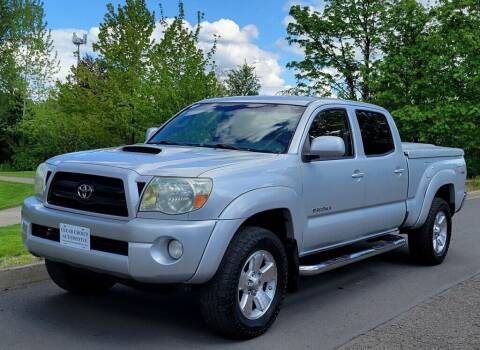 2006 Toyota Tacoma for sale at CLEAR CHOICE AUTOMOTIVE in Milwaukie OR