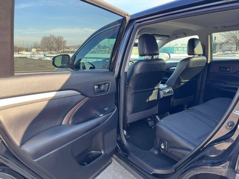 2018 Toyota Highlander LE