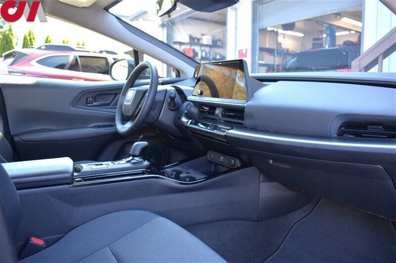 2024 Toyota Prius LE