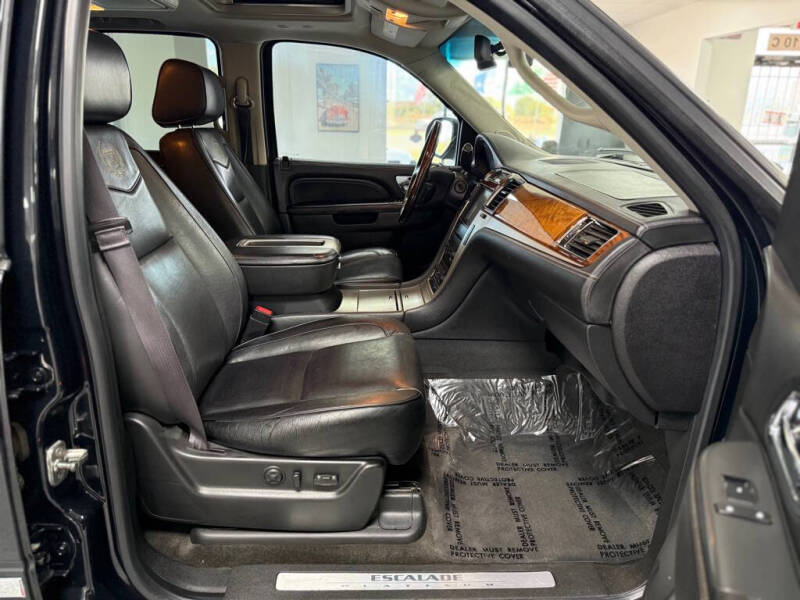 2013 Cadillac Escalade Platinum Edition