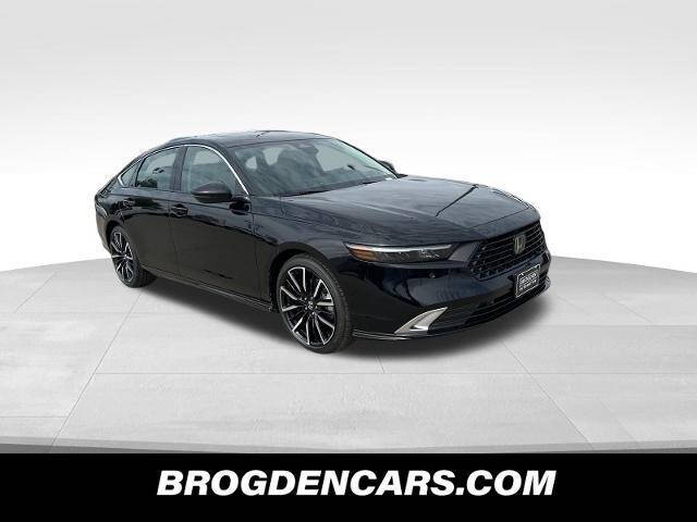 2025 Honda Accord Hybrid Touring's photo