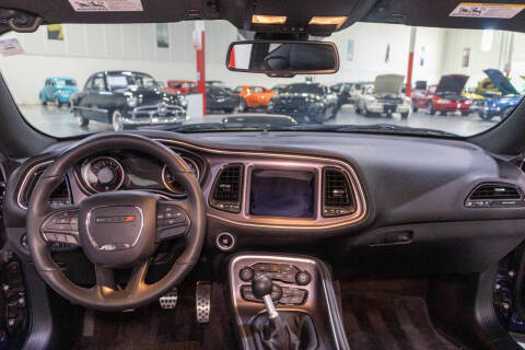 2017 Dodge Challenger 392 HEMI Scat Pack Shaker